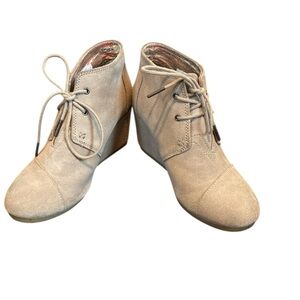 Toms Women's Desert Wedge Taupe Suede Ankle Boots 9